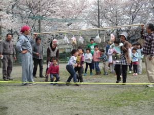 宿田観桜会パン食い競争