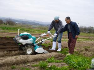 サポーターと農作業③