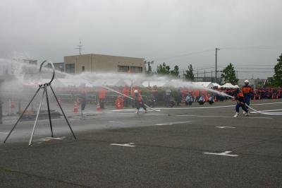 小型ポンプの部、放水して的を射る