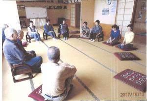 茶の間の会での座椅子活用の様子