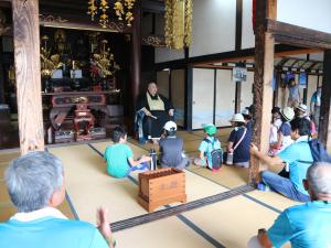 金山ゆかりの山号を持つ東泉寺