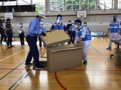 (2)避難所開設・運営訓練（村上小学校体育館）