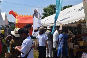 工夫を凝らしたブースが多数出店