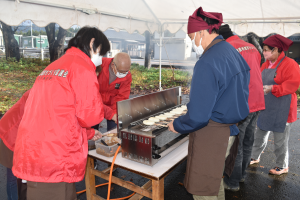 フリーマーケット調理の様子