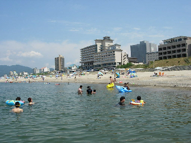 瀬波温泉海水浴場