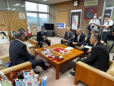 永田務選手が来庁しました①