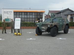 自衛隊車両