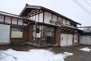 村上市早稲田の外観