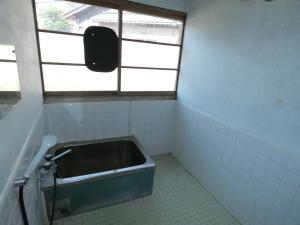 村上市高根の浴室