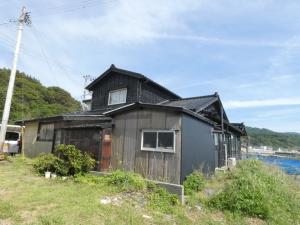 村上市吉浦の外観