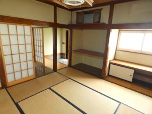 村上市飯野三丁目の和室