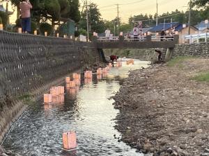 灯籠流し