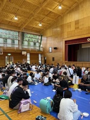 会場