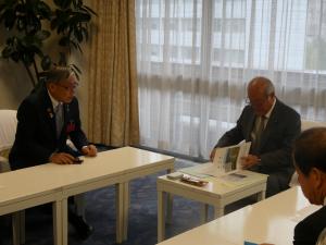 自民党鈴木総務会長との面会の様子