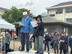 令和7年平林小学校運動会　司会の様子