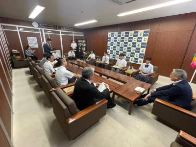 「広島平和記念式典」参加予定の市内中学生が訪問①