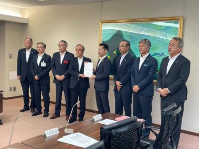 花角知事へ要望書を提出④