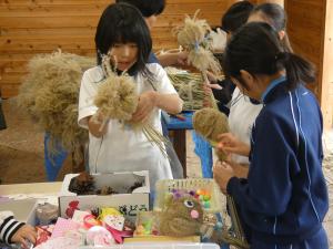 ススキでふくろう作り2