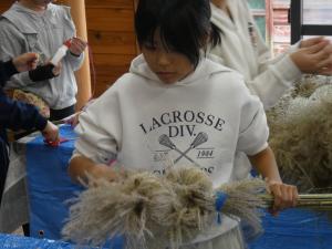 ススキでふくろう作り10