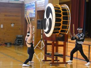 鼓童公演12　大太鼓二人3