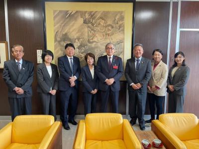 神奈川県山北町議会議員（福祉教育常任委員会）の皆様が訪問されました