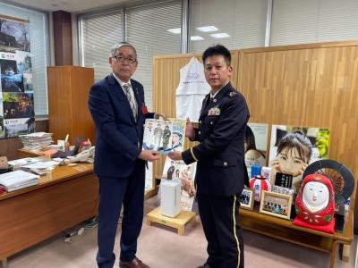 「令和7年版防衛白書」の説明を受けました