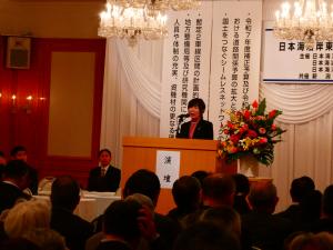 来賓祝辞をする森ゆうこ参議院議員