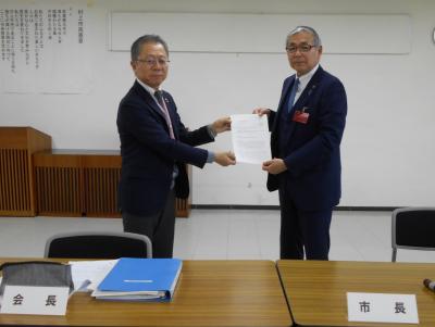 未就学児に係る国民健康保険税均等割額の全額免除を諮問しました