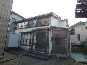 村上市岩船下大町の外観