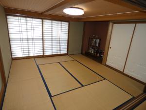 村上市岩船下大町の和室