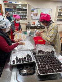 栃餅づくり