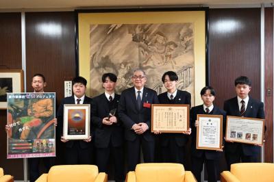 村上桜ヶ丘高校生が受賞報告