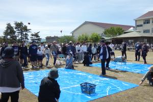 スリッパを飛ばしている様子2