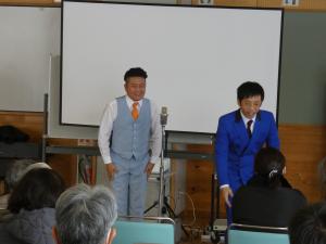 挨拶するジャックポットの二人