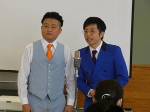 講演中1