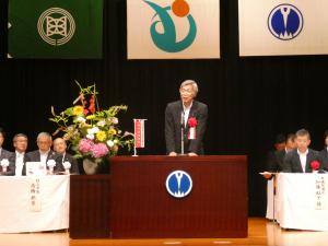 小野県議会議員のあいさつの様子