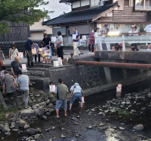 殿岡灯籠流し
