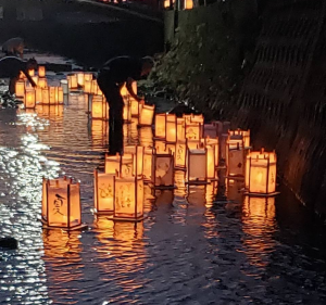殿岡灯籠流し