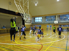 町内対抗バスケットボール大会の様子（その1）