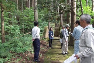 黒田集落諏訪神社へ